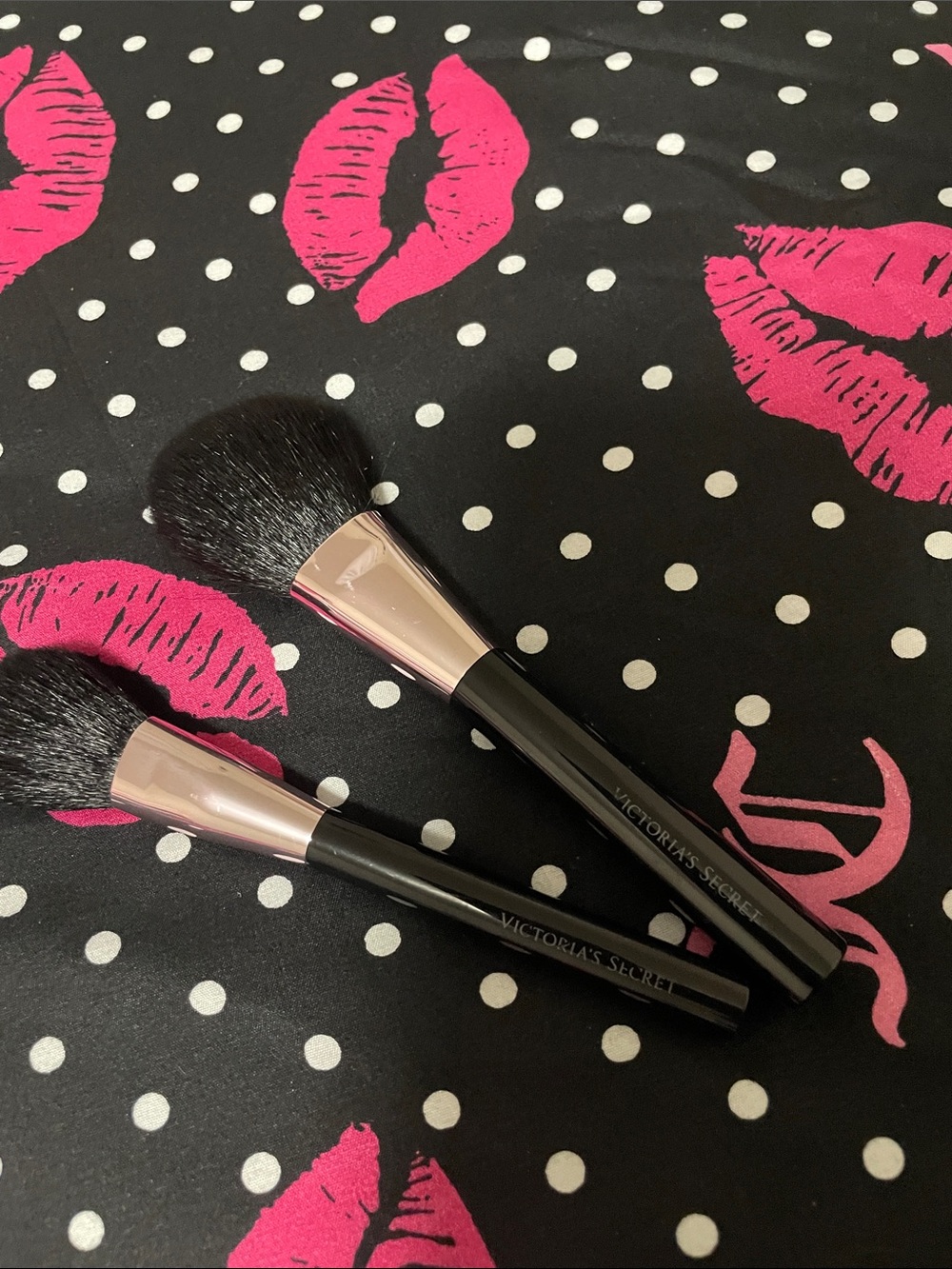 Victoria's Secret Black Handle Makeup Brushes with Pink Ferrules